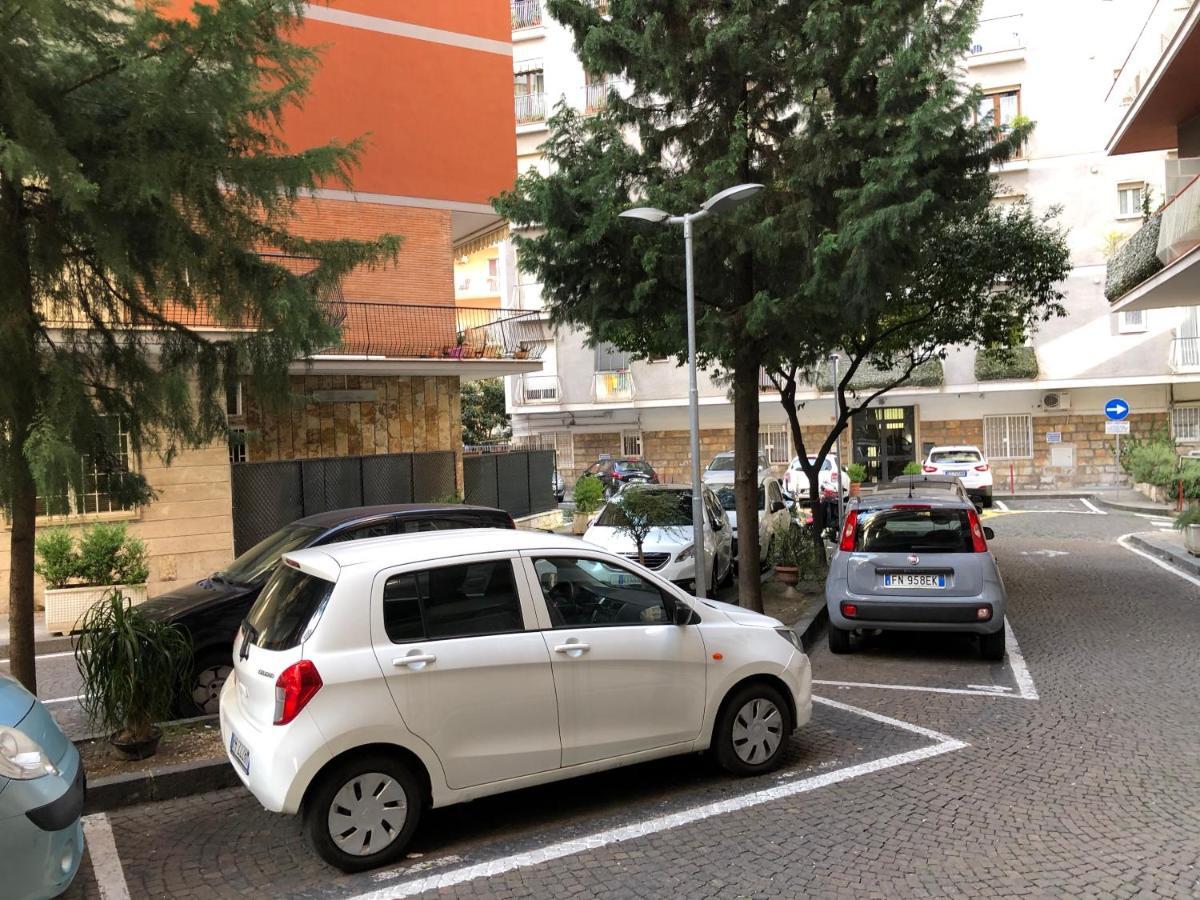 Oggi E Domani Apartment Naples Luaran gambar
